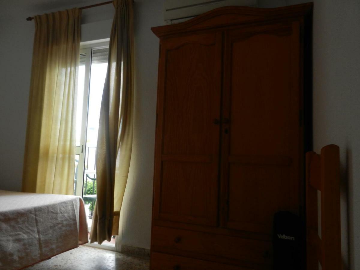 Hostal Paco Pepe Conil De La Frontera Exterior foto